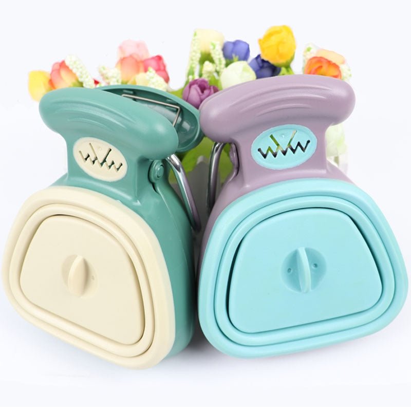 Foldable Pooper Scooper With 1 Roll of Decomposable bags